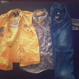 A cute shirt pant and sleeveless over coat